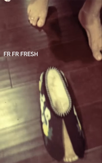 Erykah Badu feet photo thumbnail