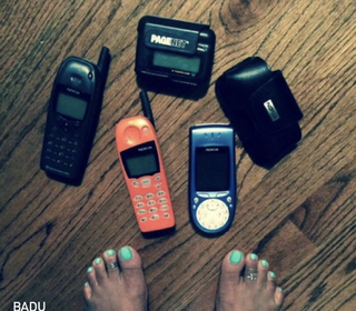 Erykah Badu feet photo thumbnail