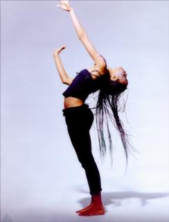 Erykah Badu feet photo thumbnail