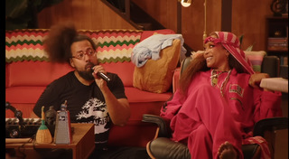 Erykah Badu feet photo thumbnail