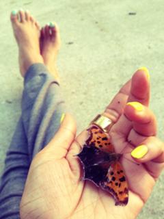 Erykah Badu feet photo thumbnail