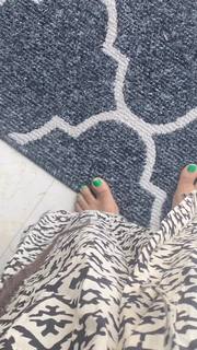 Erykah Badu feet photo thumbnail