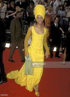 Erykah Badu feet photo thumbnail