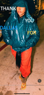 Erykah Badu feet photo thumbnail