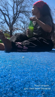 Erykah Badu feet photo thumbnail