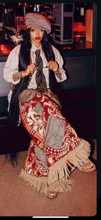 Erykah Badu feet photo thumbnail