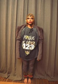 Erykah Badu feet photo 9