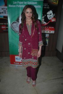 Esha Deol feet photo thumbnail