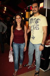 Esha Deol feet photo thumbnail