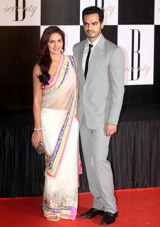 Esha Deol feet photo thumbnail