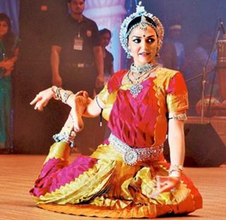 Esha Deol feet photo thumbnail