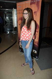 Esha Deol feet photo thumbnail