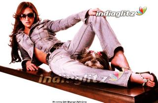 Esha Deol feet photo thumbnail