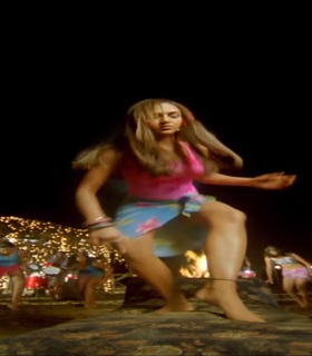 Esha Deol feet photo thumbnail