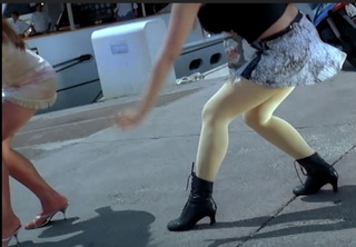 Esha Deol feet photo thumbnail