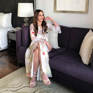 Esha Deol feet photo thumbnail