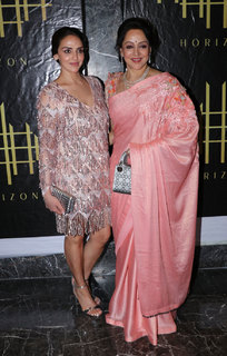 Esha Deol feet photo thumbnail