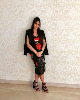 Esha Deol feet photo thumbnail