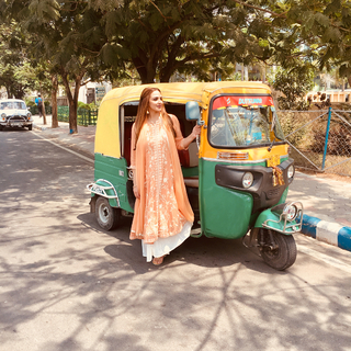 Esha Deol feet photo thumbnail