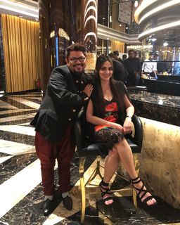 Esha Deol feet photo thumbnail