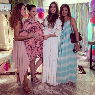 Esha Deol feet photo thumbnail