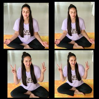 Esha Deol feet photo thumbnail