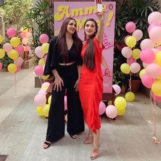 Esha Deol feet photo thumbnail