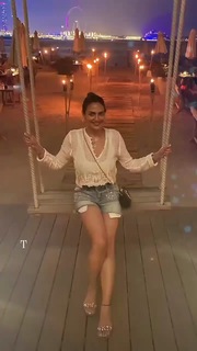 Esha Deol feet photo thumbnail