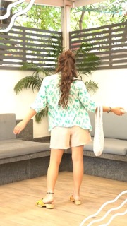 Esha Deol feet photo thumbnail