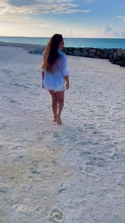 Esha Deol feet photo thumbnail