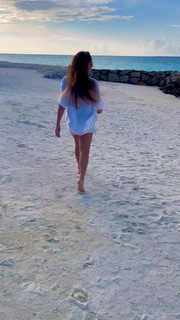 Esha Deol feet photo thumbnail