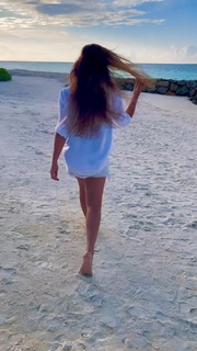 Esha Deol feet photo thumbnail