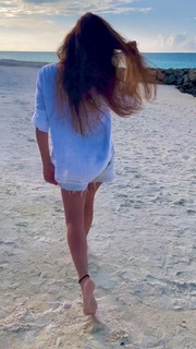 Esha Deol feet photo thumbnail