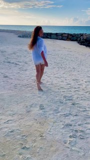 Esha Deol feet photo thumbnail