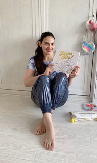Esha Deol feet photo thumbnail
