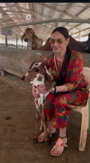 Esha Deol feet photo thumbnail