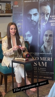 Esha Deol feet photo thumbnail