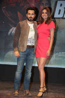 Esha Gupta feet photo thumbnail