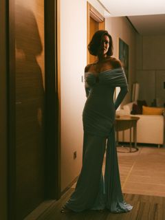 Esha Gupta feet photo 4
