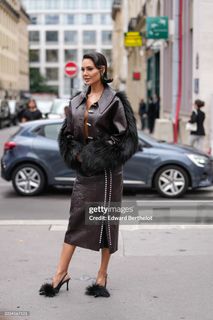 Esha Gupta feet photo 7