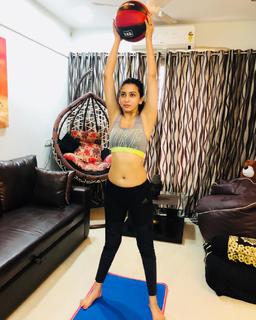 Eshanya Maheshwari feet photo 15