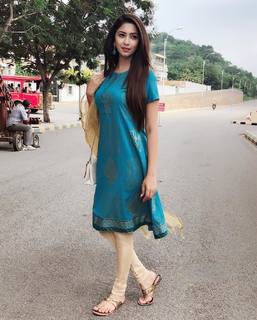 Eshanya Maheshwari feet photo 7