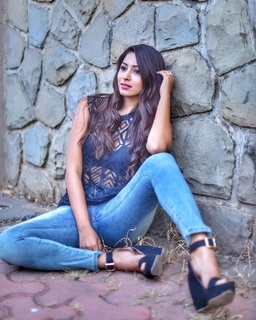 Eshanya Maheshwari feet photo 17