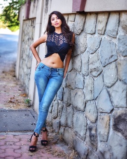 Eshanya Maheshwari feet photo 16