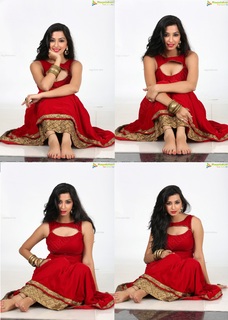 Eshanya Maheshwari feet photo 3