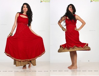 Eshanya Maheshwari feet photo 1