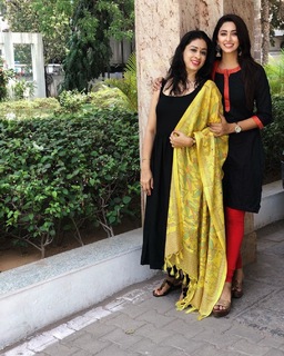 Eshanya Maheshwari feet photo 14