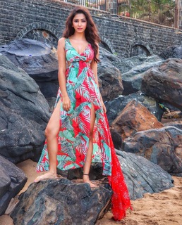 Eshanya Maheshwari feet photo 8