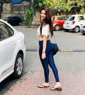 Eshanya Maheshwari feet photo 5