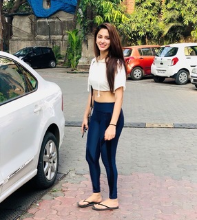 Eshanya Maheshwari feet photo 4